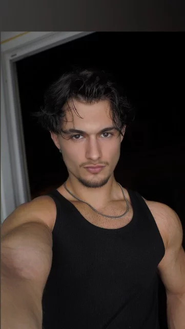 Photo of model @iambatmanx