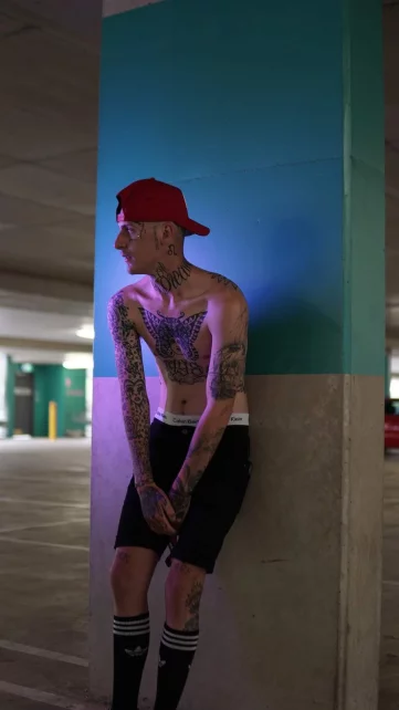 Photo of model @inkedwhiteboii
