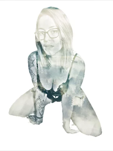 Photo of model @innocenthotwifecucks