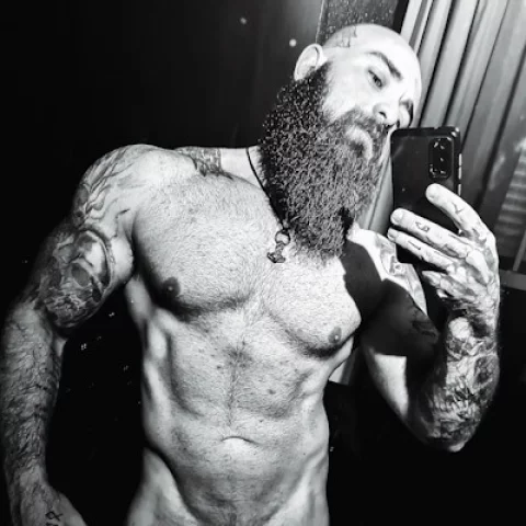 Photo of model @ironbikerr