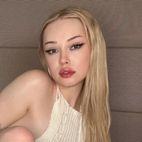 Photo of model @isadollxx