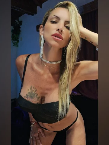 Photo of model @issafree