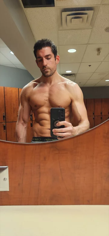 Photo of model @italianstallion369