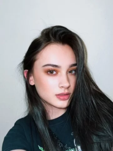Photo of model @itllbeoursecretlex