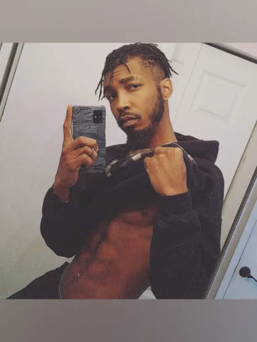 Photo of model @itsdeshawn69