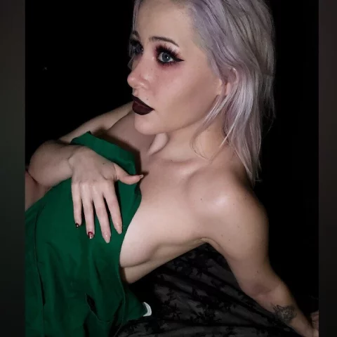 Photo of model @itslesliebabyy