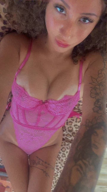 Photo of model @itsninna