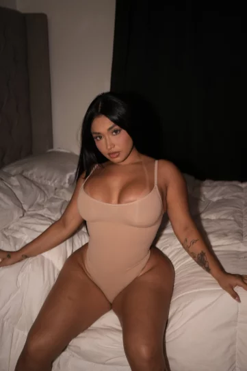 Photo of model @itsschynaxx