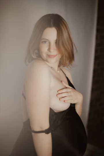 Photo of model @jamieispregnant