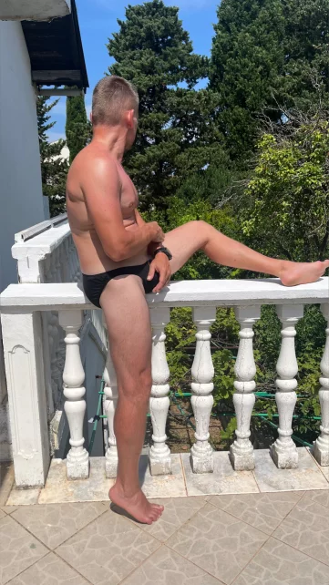 Photo of model @jarozbaw_loves_feet