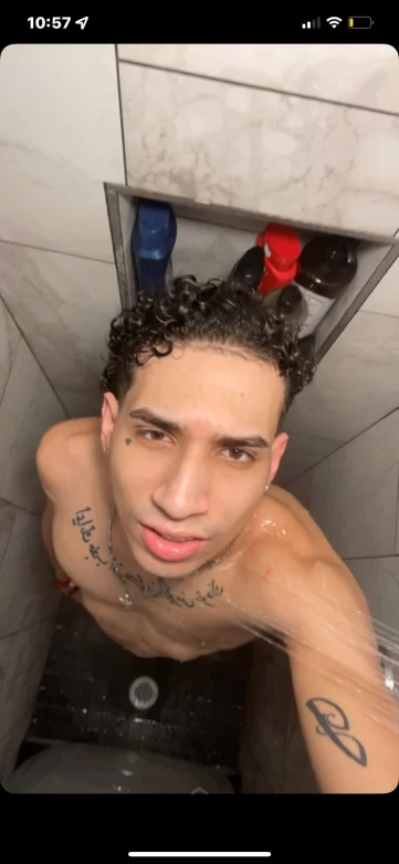 Photo of model @jayrosario413