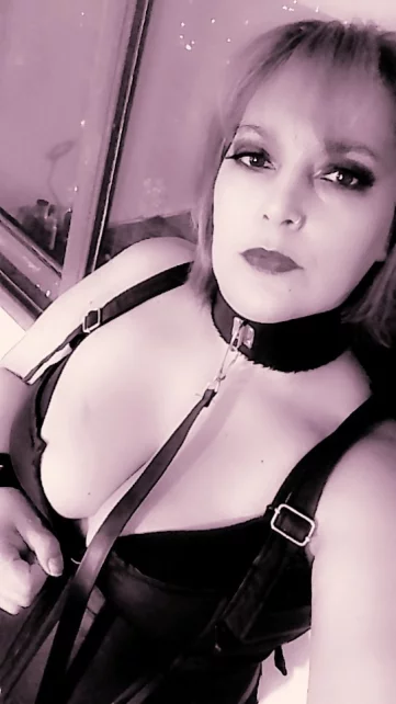 Photo of model @jessfoxygirl