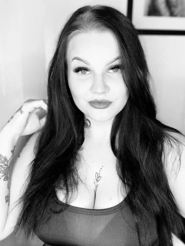 Photo of model @jjennivikkifree
