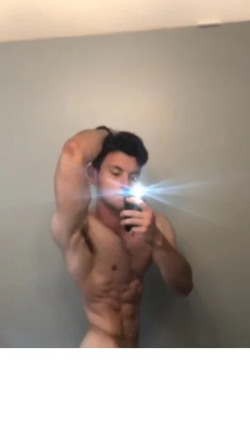 Photo of model @johnadrian-free