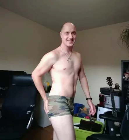 Photo of model @jon-hoe-tron