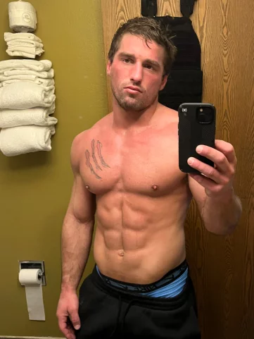 Photo of model @joshuatree31