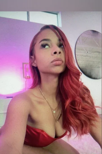 Photo of model @juiccyfruiiit