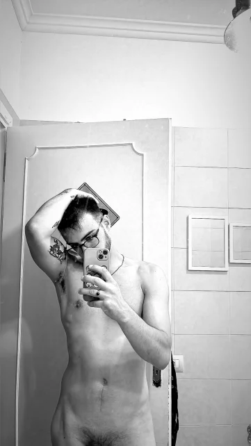 Photo of model @juicy_coconut