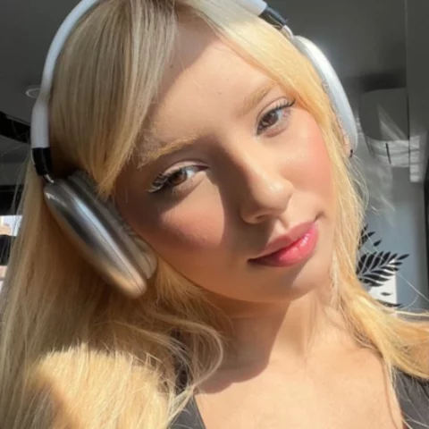 Photo of model @julies2oliver