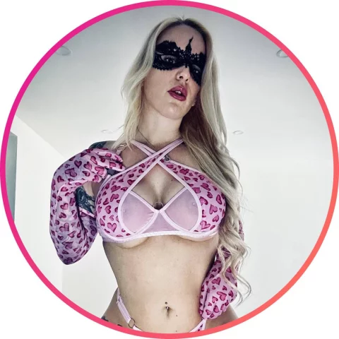 Photo of model @junegoeswild