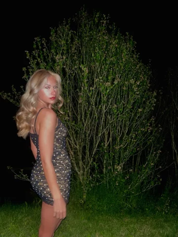 Photo of model @kailybaby