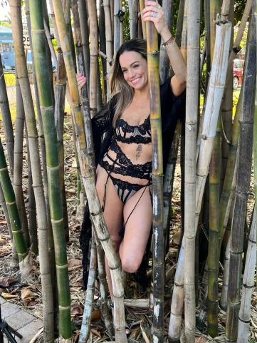 Photo of model @karlathehotwife