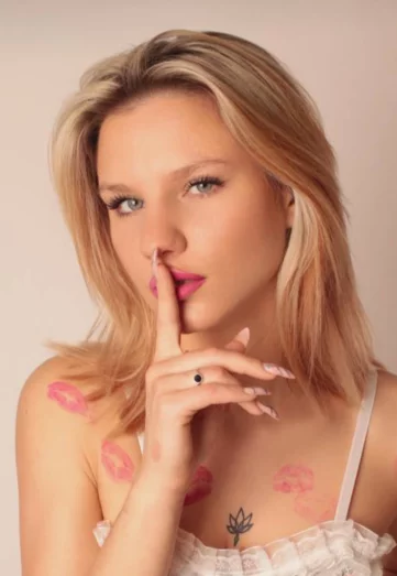 Photo of model @katie_foox
