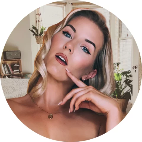 Photo of model @katwondersfree