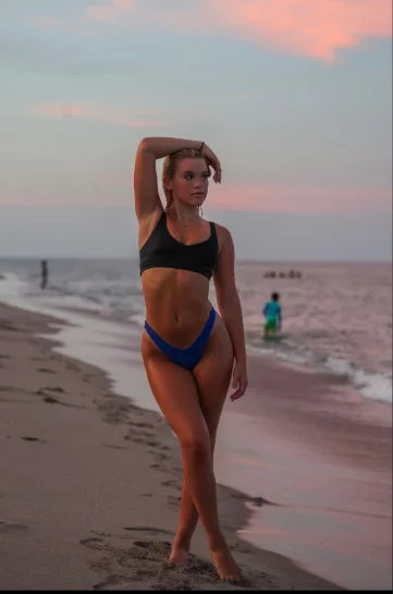 Photo of model @kaylababyx