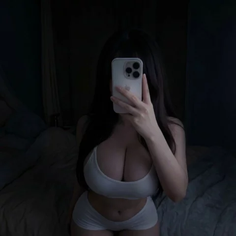 Photo of model @khaleesikitty