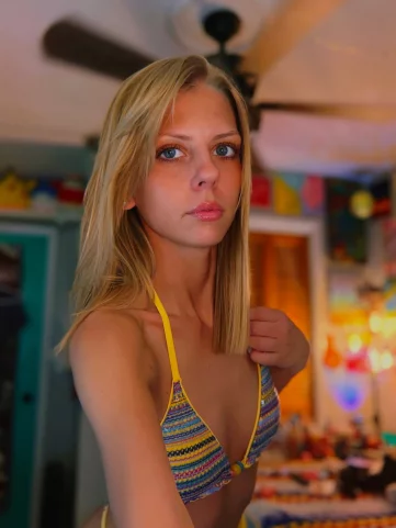 Photo of model @kinkyy.kenziee
