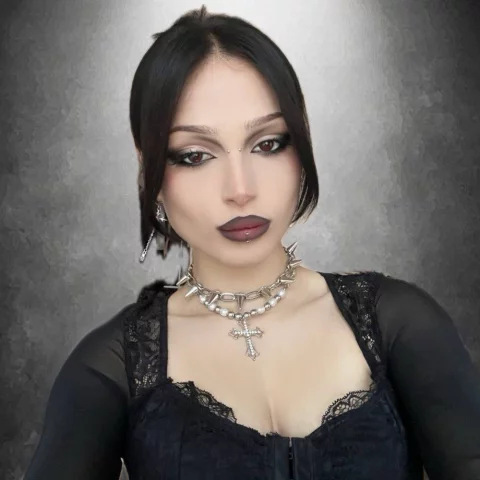 Photo of model @kiravvs