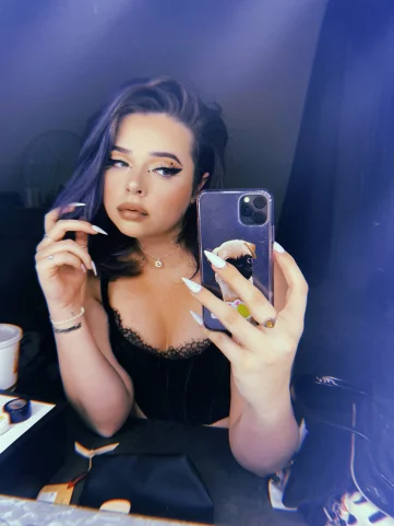 Photo of model @kittenclawz