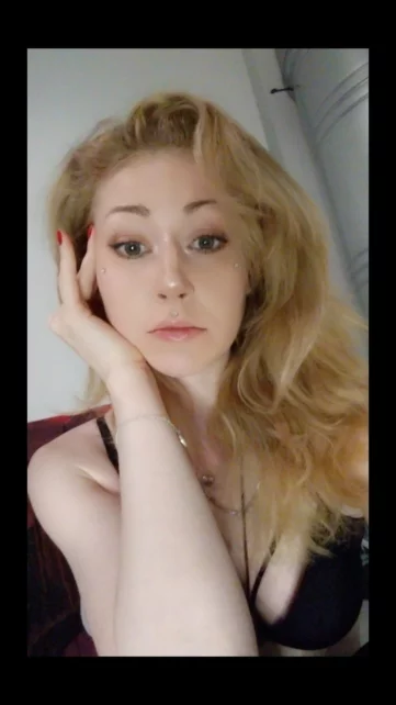Photo of model @kittenthelollypopmurder