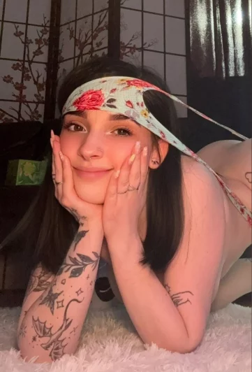 Photo of model @kittenthenerd