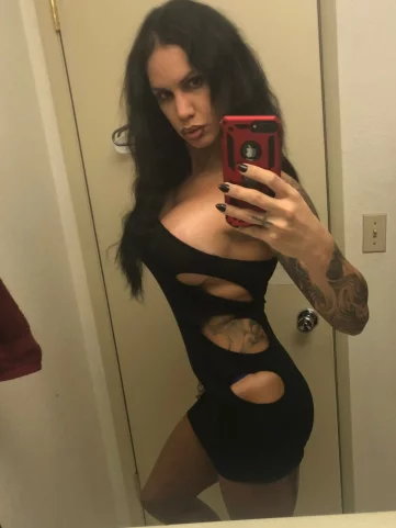 Photo of model @kittyklawzz