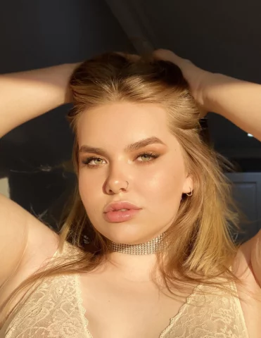 Photo of model @koftacurvy