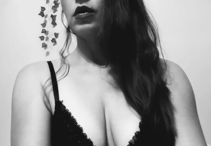 Photo of model @krazybutterfly