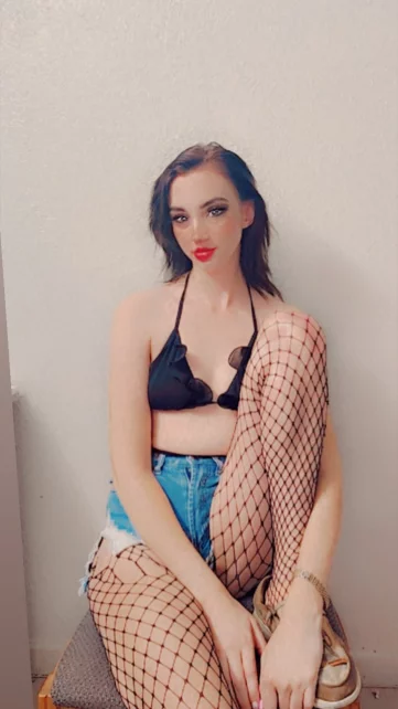 Photo of model @lady_mae1196