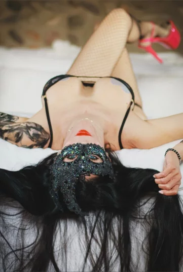 Photo of model @lady_swingy