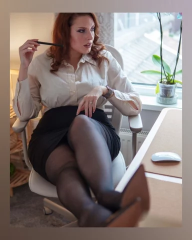 Photo of model @ladylangfordnylons