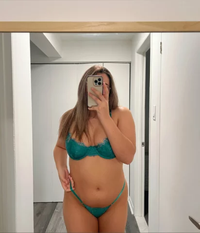 Photo of model @lapetite.cathfree