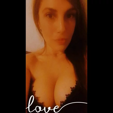 Photo of model @laurita23onlyfans