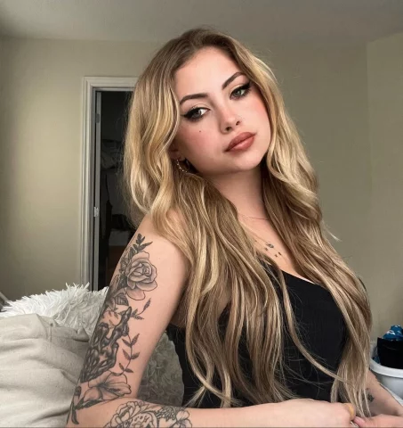 Photo of model @laylathegoddess19xo