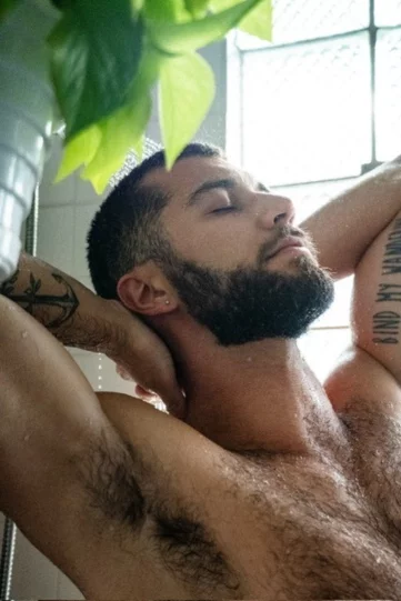 Photo of model @leafhoe