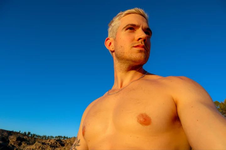 Photo of model @leowestxx