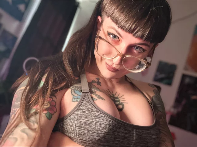 Photo of model @lil-missmaverick