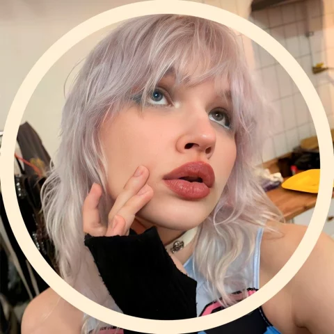 Photo of model @lila_moons