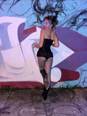 Photo of model @lillyellefree