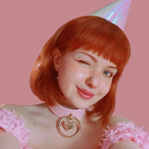 Photo of model @lilslvkitten